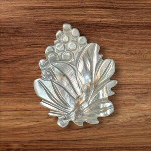 Mother Of Pearl Dress Clip Floral Carved Leaf Design Vintage Metal Backing Pre-O